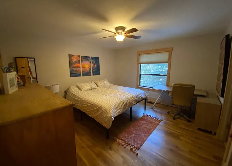 3 bed, 1190 sqft, $4,000 — Photo 4