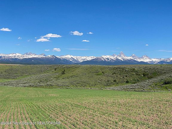 2nd image of 2633 Spring Hollow Ranch Rd