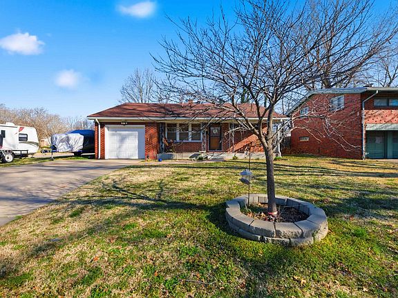 2nd image of 1004 Inverness Dr