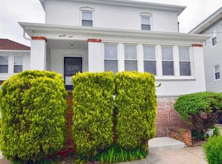21 N Wyoming Ave, Ventnor, NJ 08406