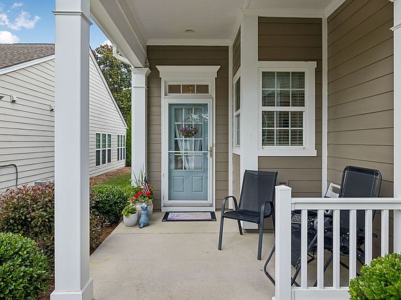 2nd image of 238 Old Towne Dr
