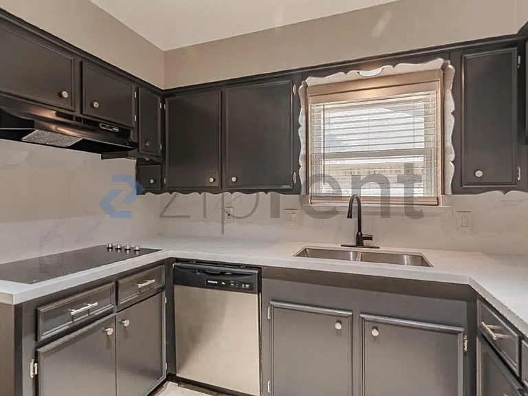 9006 Weymouth Dr — Photo 16