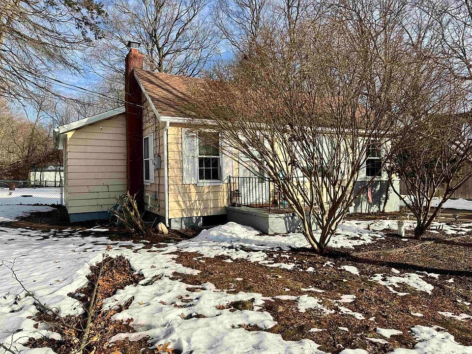 1st image of 52138 Hollyhock Rd