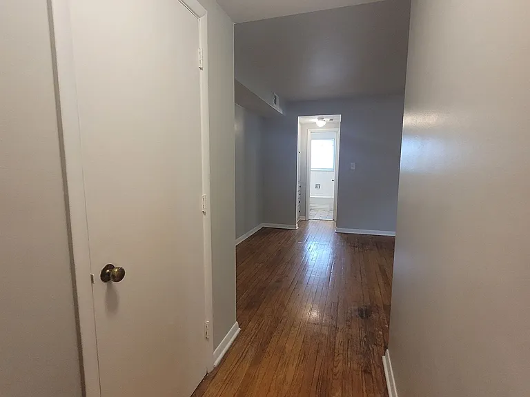 1433 SW Lincoln St — Photo 1