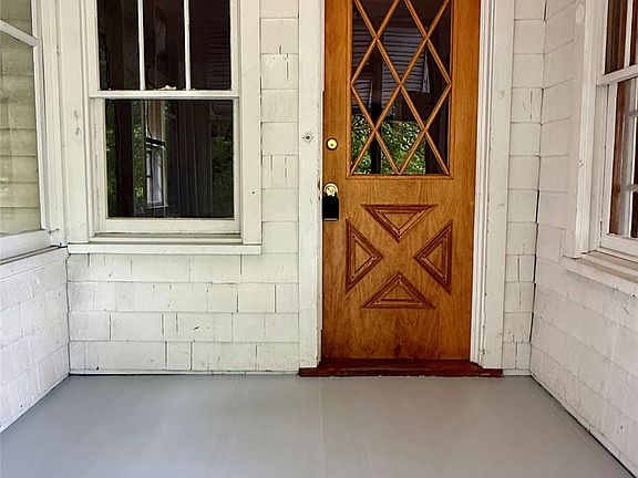 4th image of 69 Floral Ave