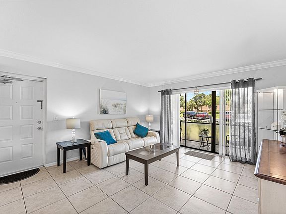 3rd image of 1108 Green Pine Boulevard #E1