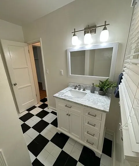 Cherokee Apartments — Photo 1