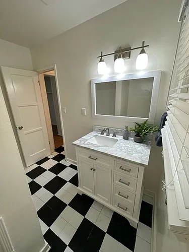 Cherokee Apartments Photo 1