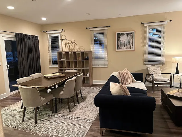 4 bed, 1977 sqft, $2,350 — Photo 3