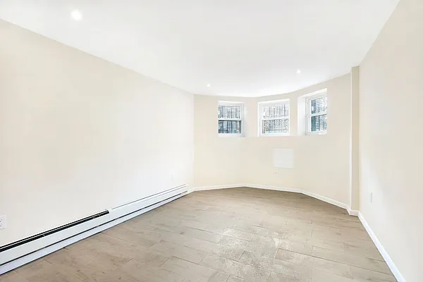 Rented by Compass | media 14