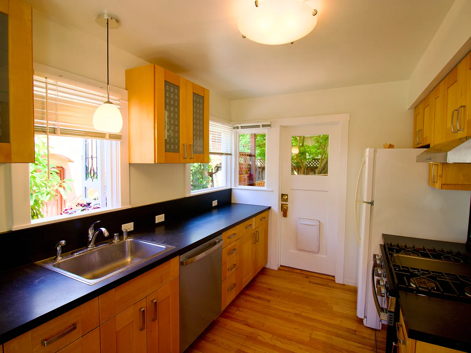 2 bed, 790 sqft, $4,800 — Photo 3