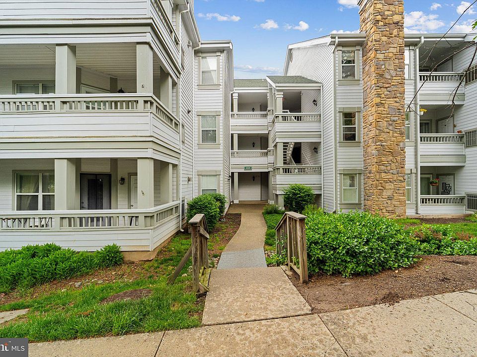 1st image of 4405 Sedgehurst Dr APT 303