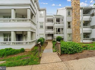 4405 Sedgehurst Dr APT 303, Fairfax, VA 22033
