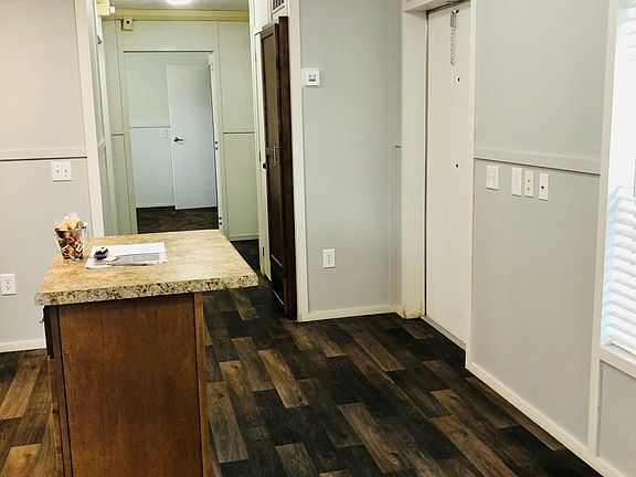 4th image of 28 Elm St