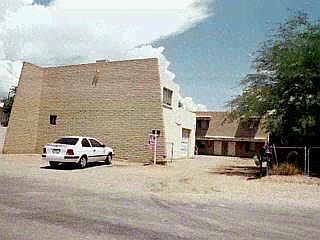 2nd image of 3342 N Kelvin Blvd