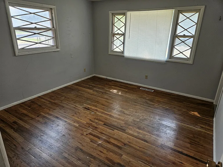 2125 Baltic Ave — Photo 13