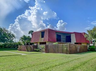 23048 Oxford Pl, Boca Raton, FL 33433