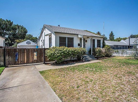 3rd image of 534 E Granada Ct