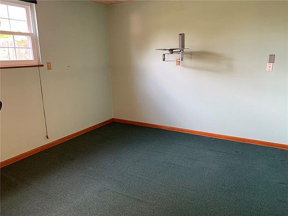 5th image of 525 Glenn Ave
