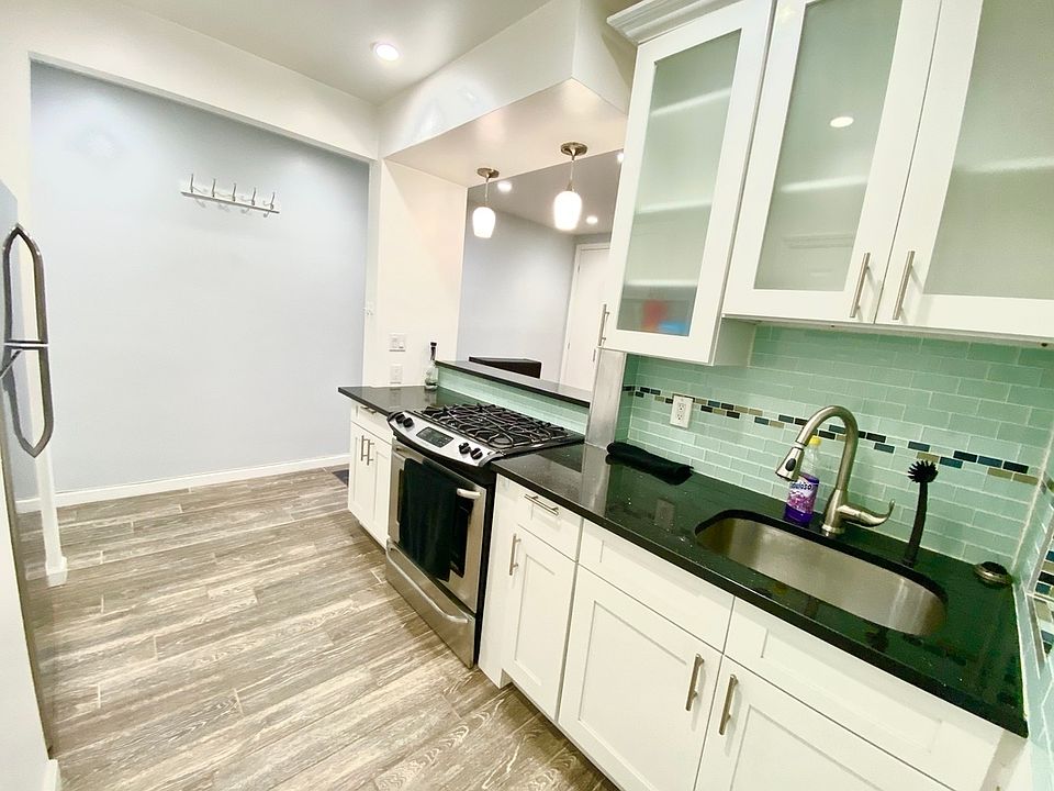 1st image of 31-12 42nd St #1Z