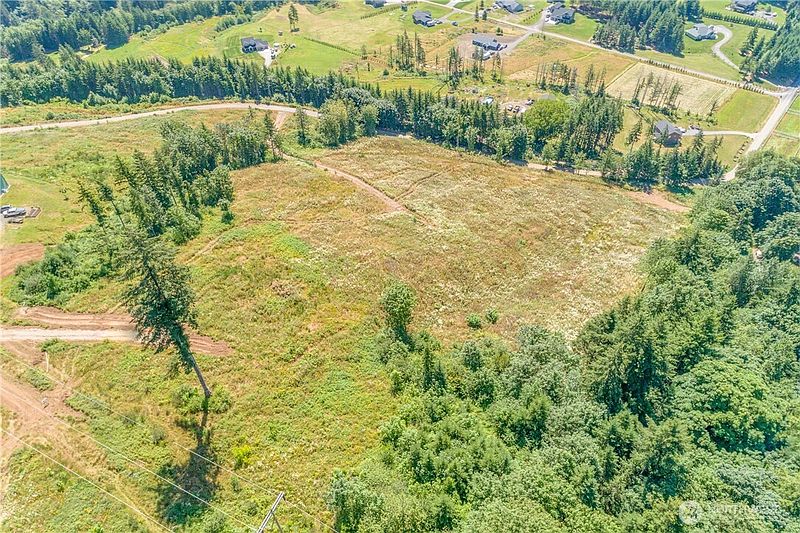 3rd image of 393 Hansen EXT Road
