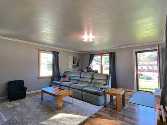 2nd image of 655 Purdy St