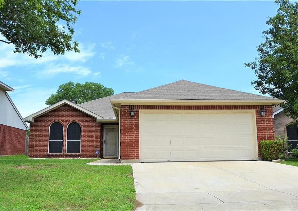 1st image of 627 Blueberry Hill Ln
