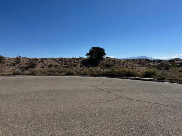 Meadows Point Pl NE, Rio Rancho, NM 87144
