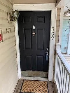 309 Augusta Dr SE — Photo 1