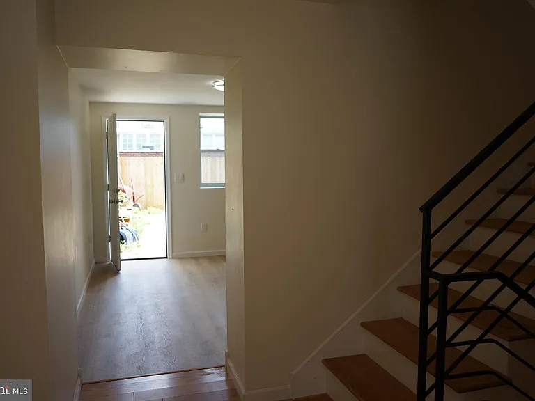 135 Gay St — Photo 6