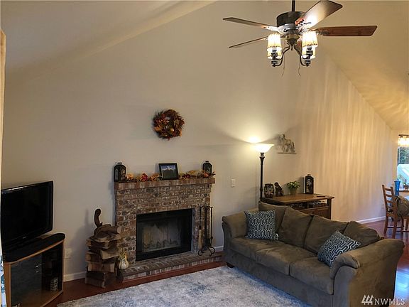 4th image of 16019 92nd Avenue Ct E
