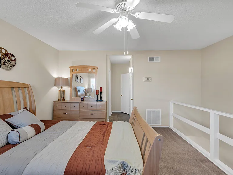 Windsong Apartments — Photo 34