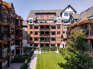 425 Lampson St #211, Esquimalt, BC V9A5Y6