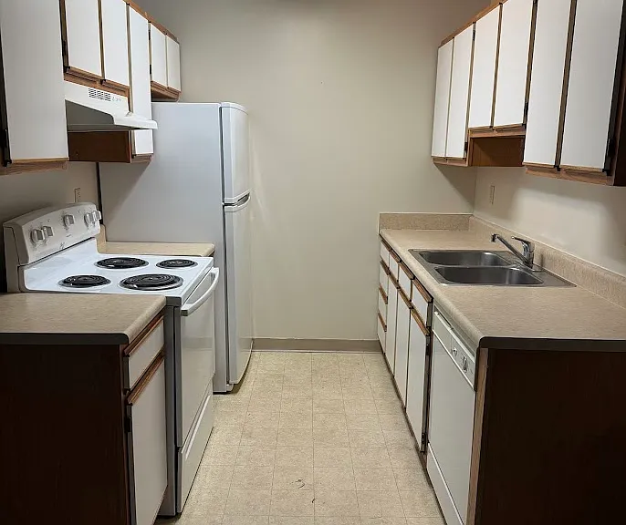 416 Sullivan Ave W #305 — Photo 2