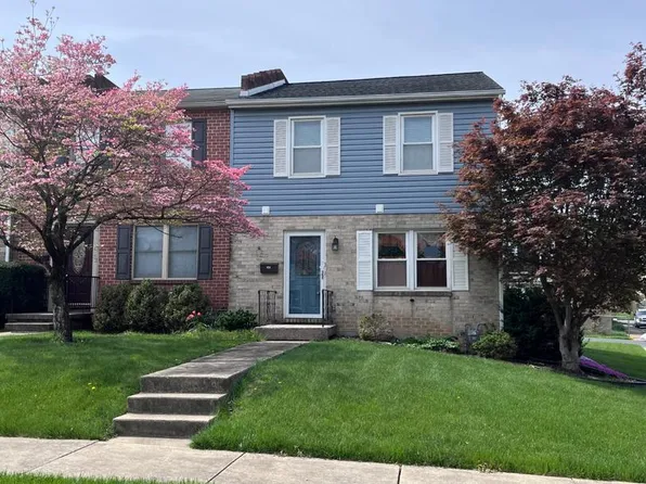 30 William Penn Dr, Chambersburg, PA 17201