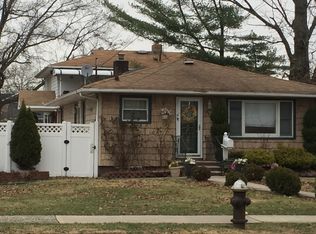 417 Tysens Ln, Staten Island, NY 10306