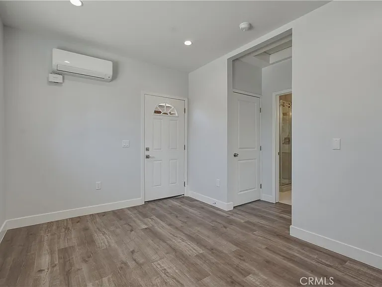 19835 Blythe St — Photo 22