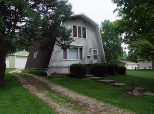 313 S Perth St, Schaller, IA 51053