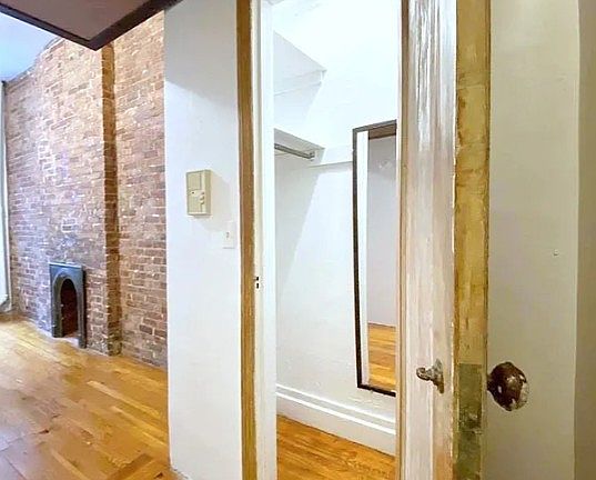 4th image of 57 W 105th St APT 1D