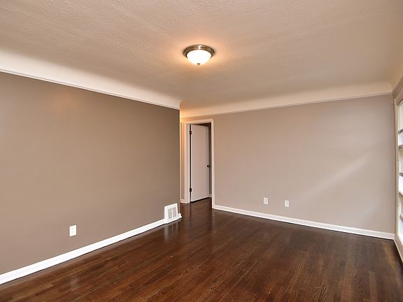 5th image of 5912 Monica Ln