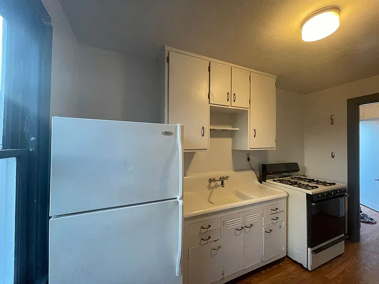 576 Main St — Photo 31