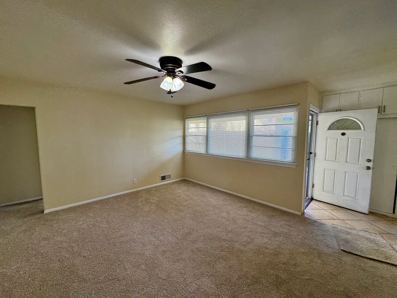 3 bed, 1214 sqft, $3,600 — Photo 3