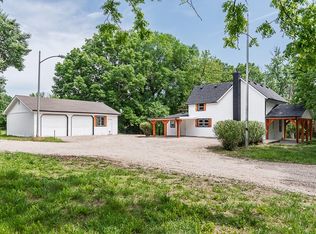 23852 Haigwood Rd, Tonganoxie, KS 66086