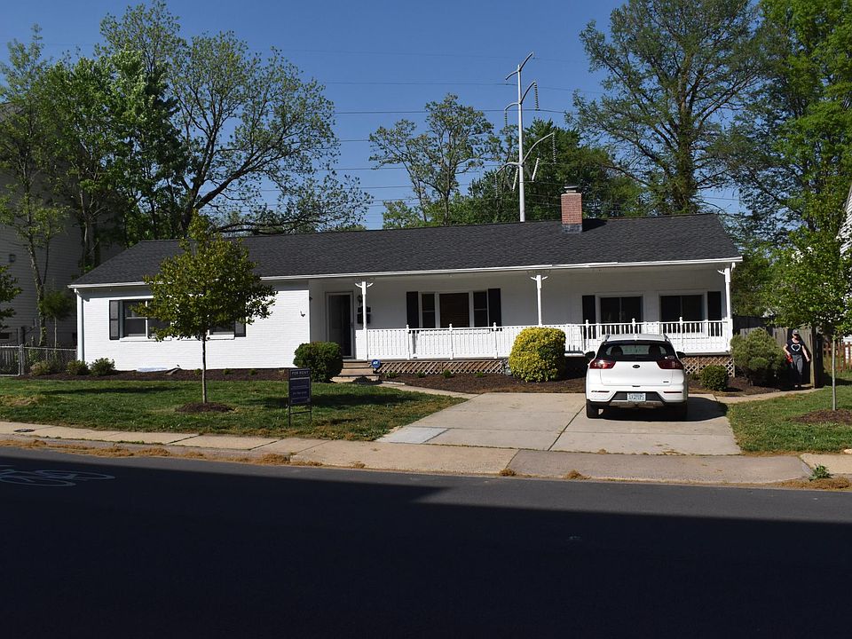 1st image of 920 Park Ave