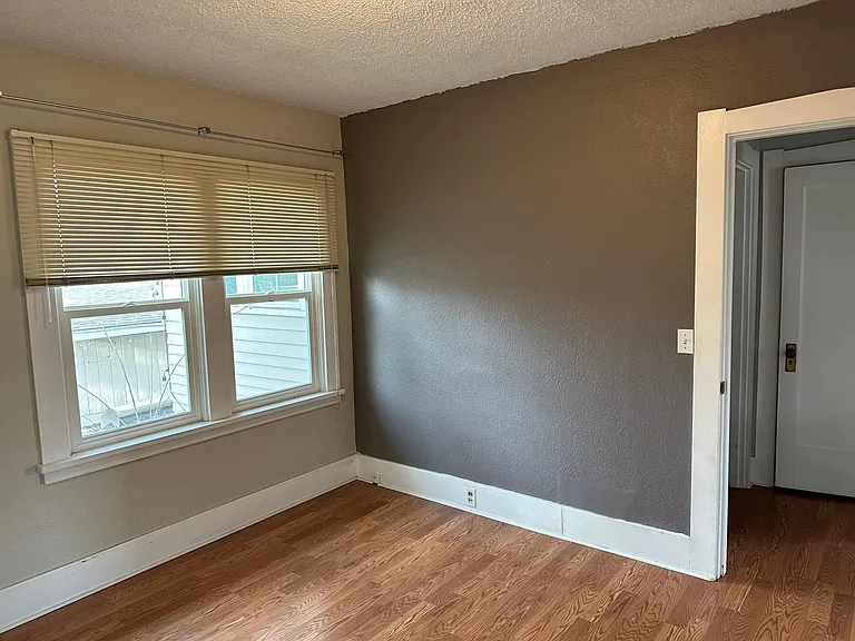 1008 W Park St — Photo 5