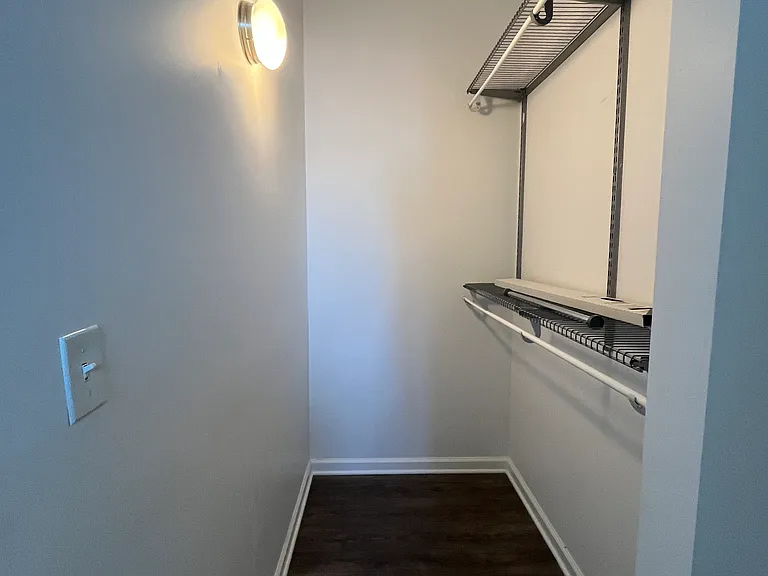 932 W Dakin St #305 — Photo 7