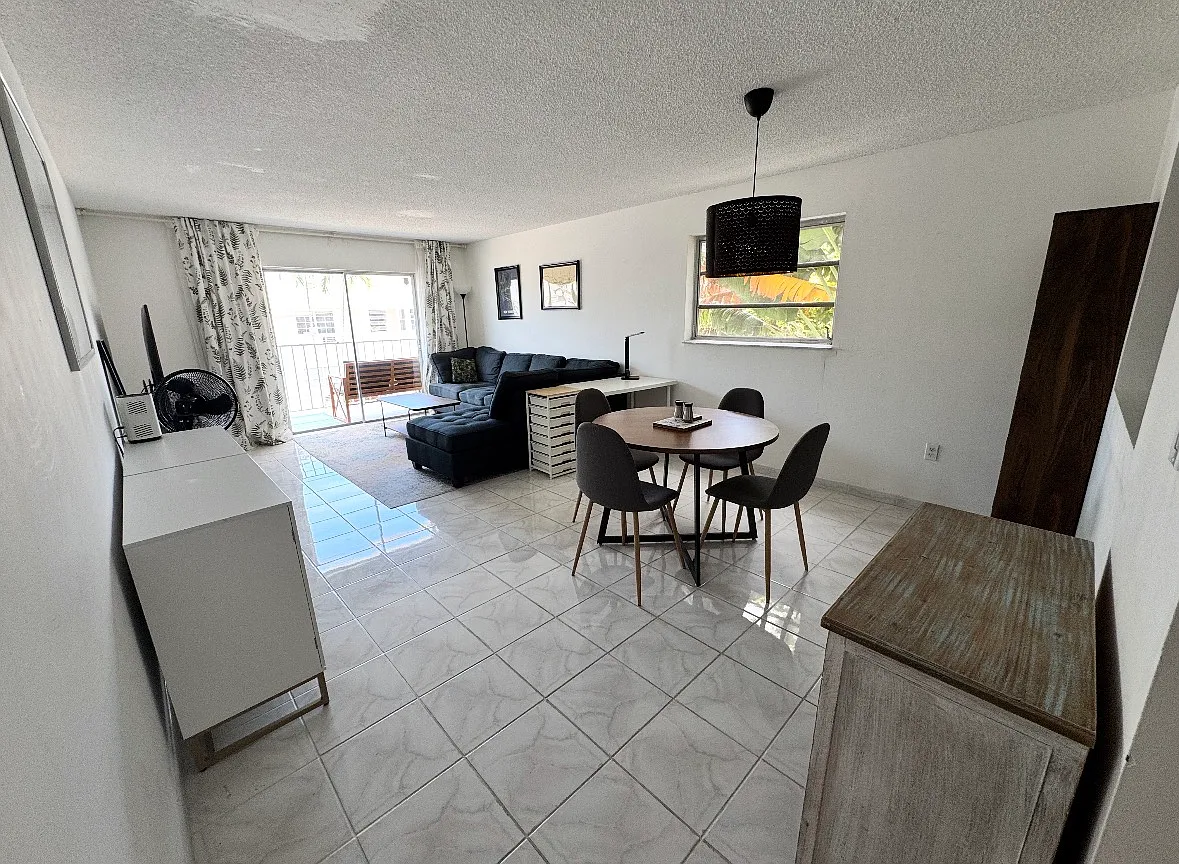 1 bed, 1.5 bath, 735 sqft, $2,495 — Photo 4