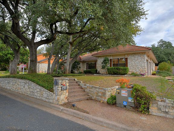 5th image of 10239 Pinehurst Dr