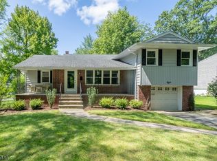 8 Sherwood Dr, New Providence, NJ 07974