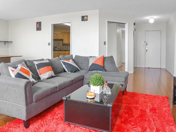 426 Harmon Cove Tower image 5 of 18